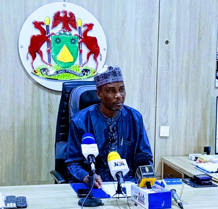 Gwamnatin Kano za ta kashe sama da biliyan huɗu na jarabawar sakandare ga ɗaliban jihar - Gwani Ali Makoɗa